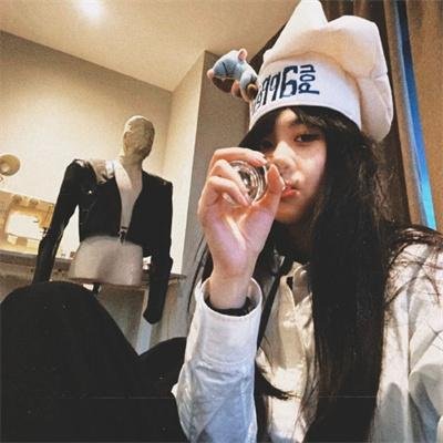 敦君与女朋友